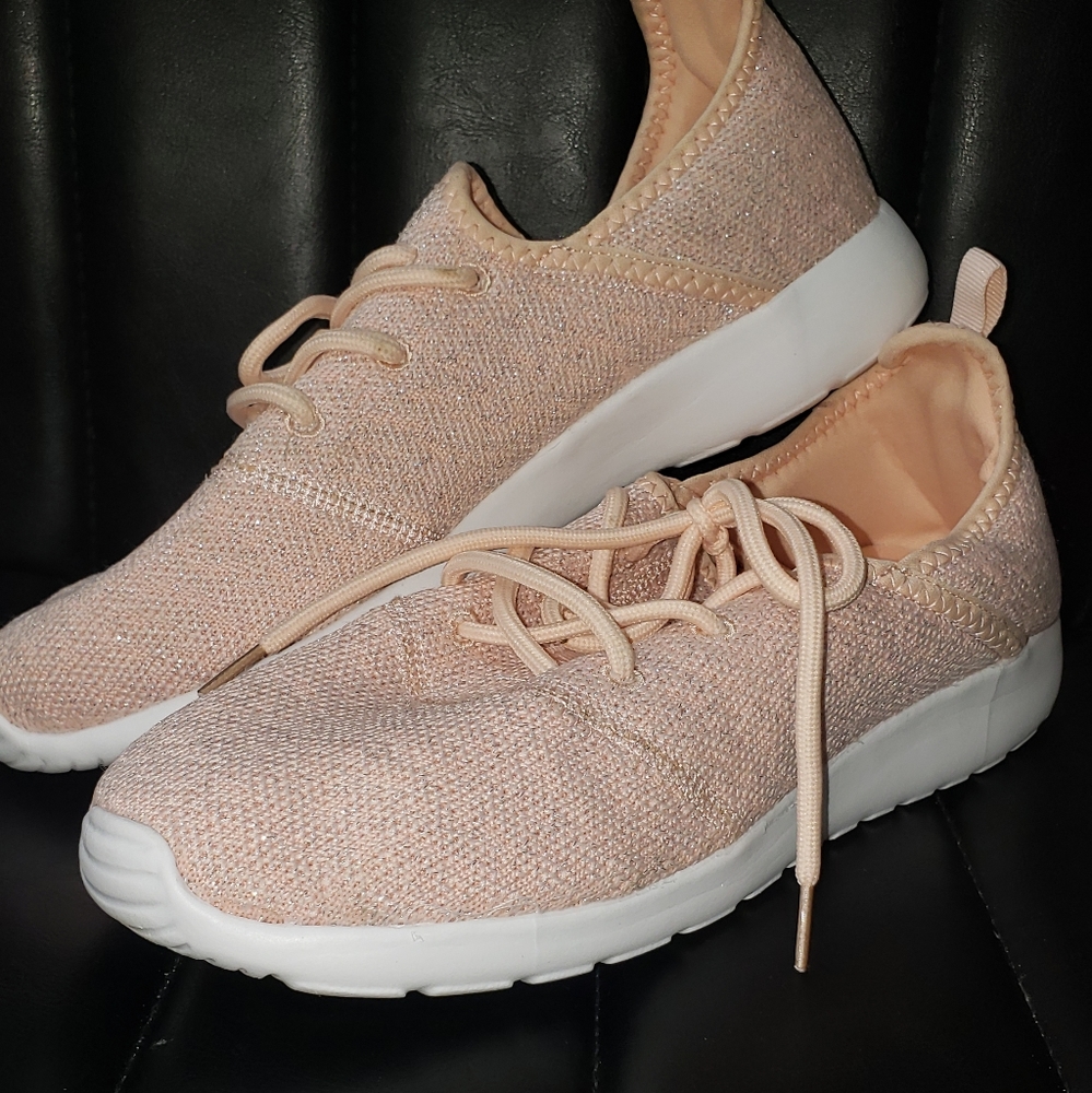 Very G "Lilliana" Blush Pink Sneakers w/Silver Sparkles Size 10 - Picture 8 of 10